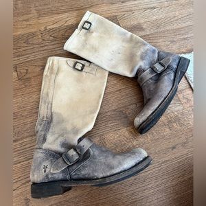 WOMEN’S OMBRÉ FRYE BOOTS